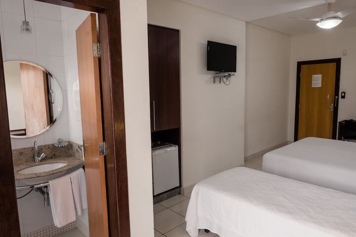 Room 43 of 114