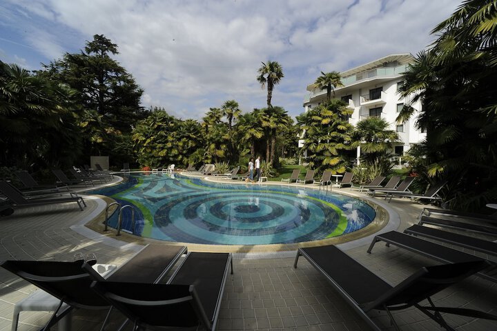 Pool 151 of 197