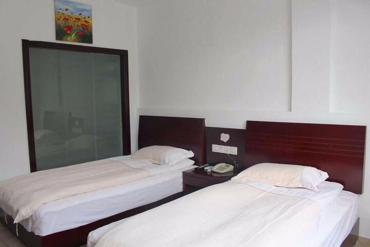 Room 5 of 27