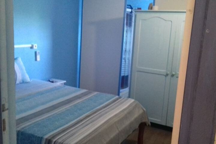 Room 9 of 28