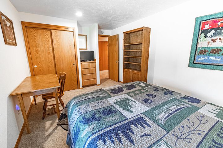 Room 11 of 128