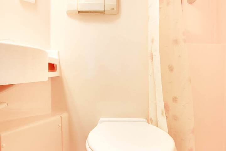 Room 54 of 74