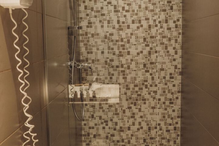 Room 25 of 32