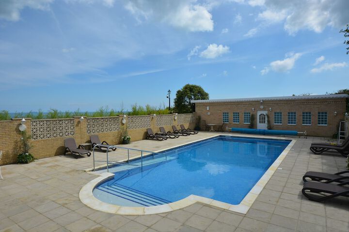 Pool 125 of 187