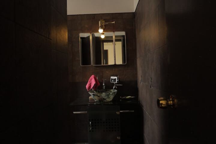 Room 73 of 80