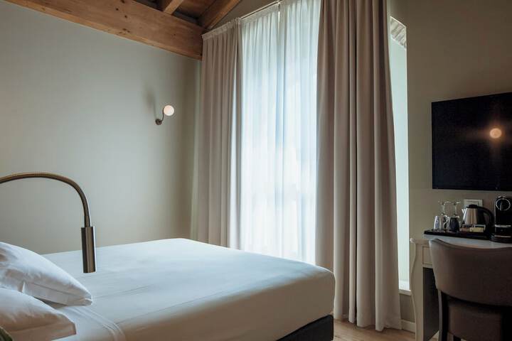 Room 45 of 97