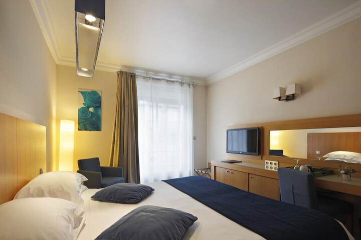Room 19 of 33