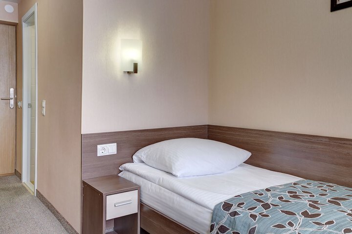Room 8 of 31
