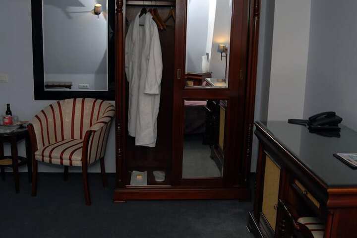 Room amenity