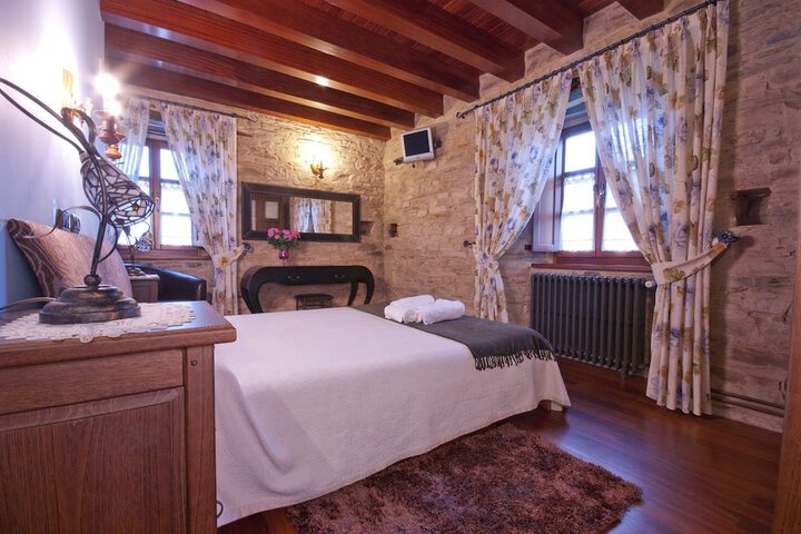 Room 6 of 23