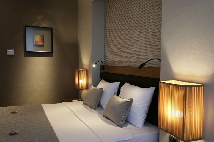 Room 6 of 64