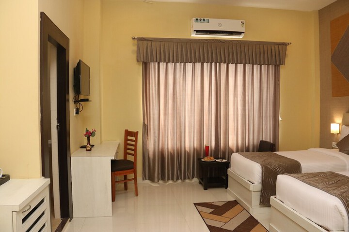 Room 12 of 40