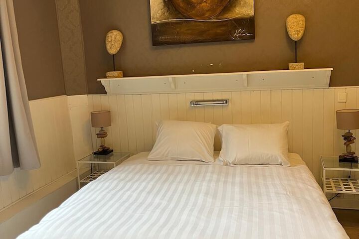 Room 9 of 39