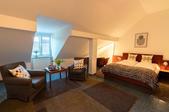 Room 19 of 39