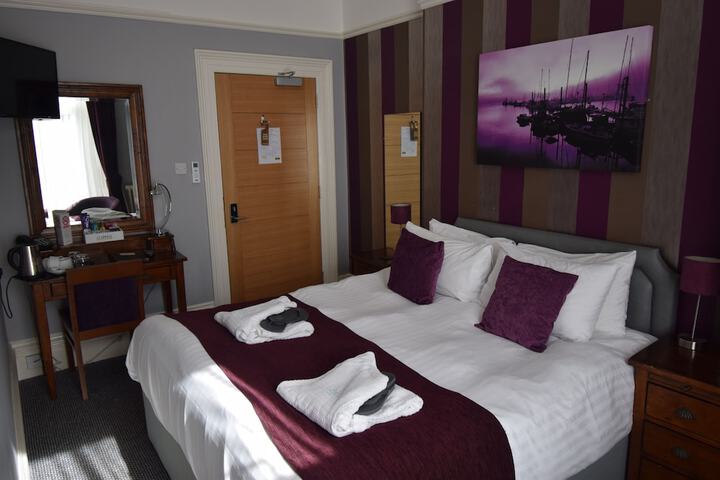 Room 13 of 112