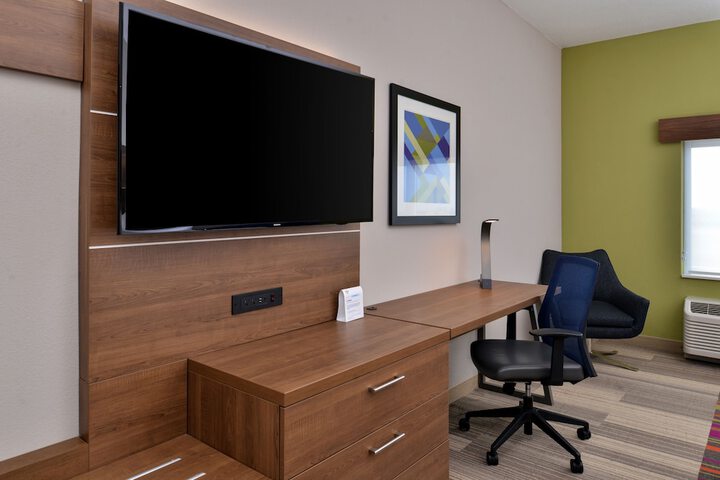 Room 4 of 87