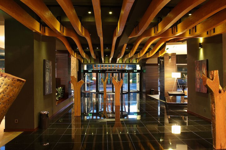 Hotel 2 of 144