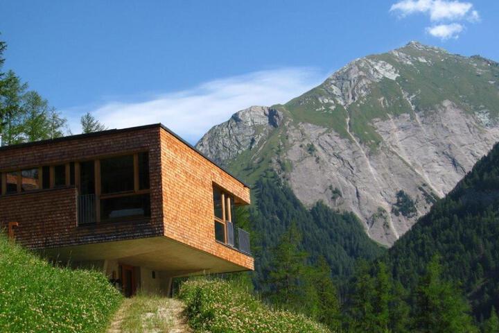 General 6 of 19