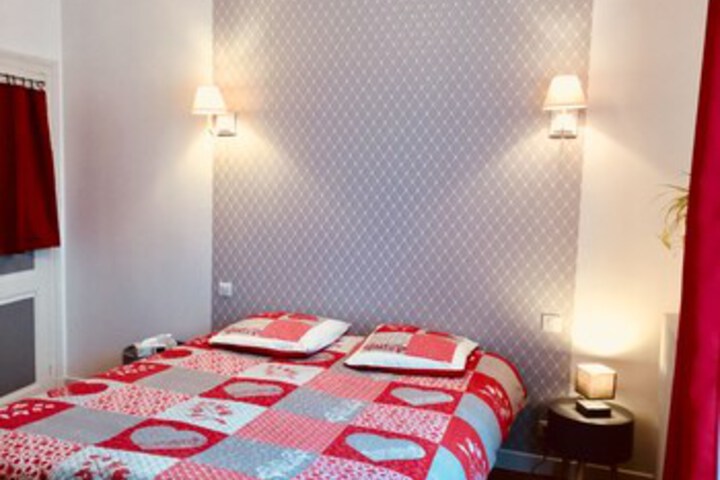 Room 12 of 27