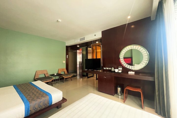 Room 44 of 210