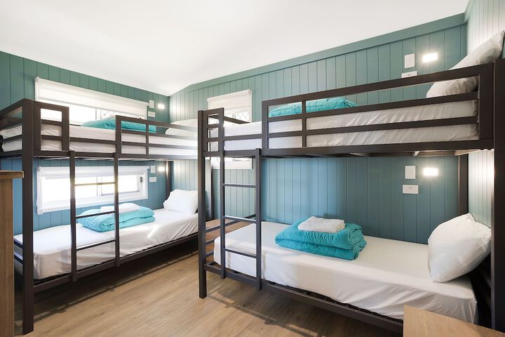 Room 16 of 152