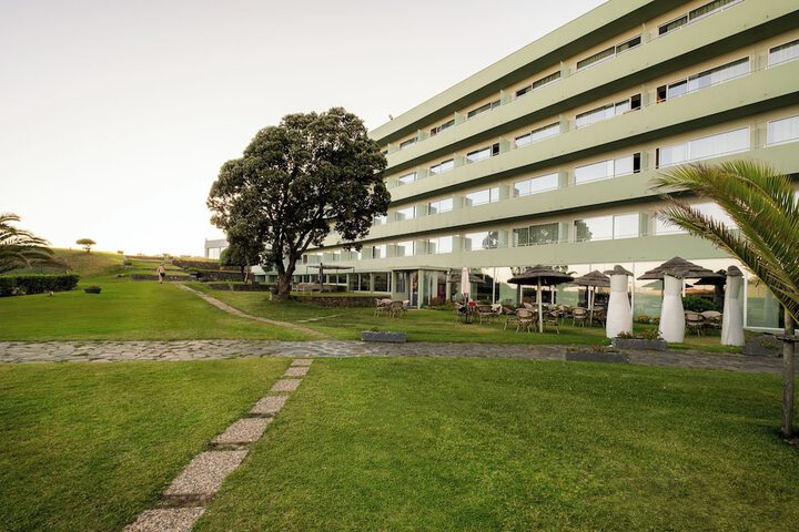 Hotel Exterior 79 of 90