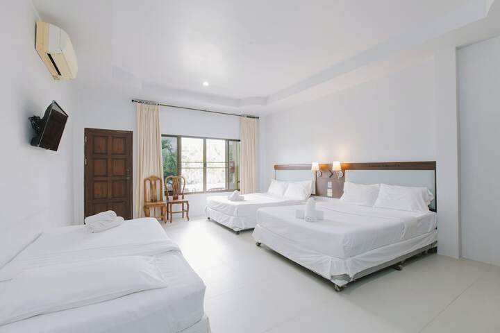 Room 40 of 157