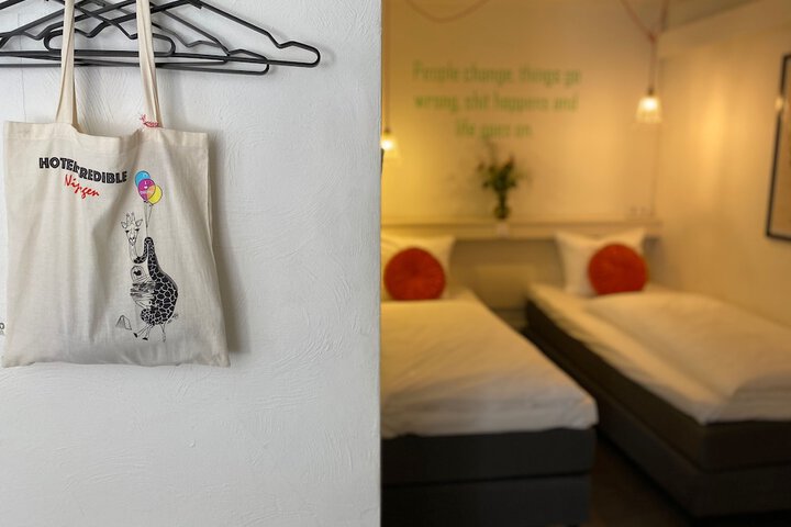 Room 28 of 65