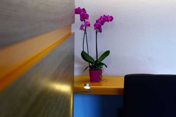 Room 12 of 38