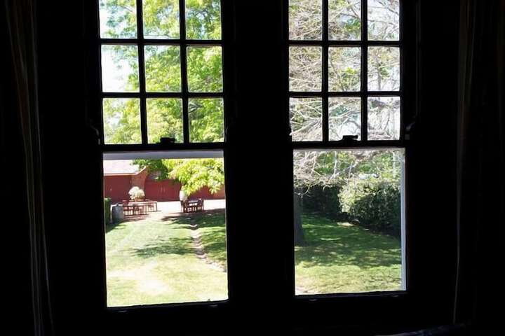Room 15 of 33