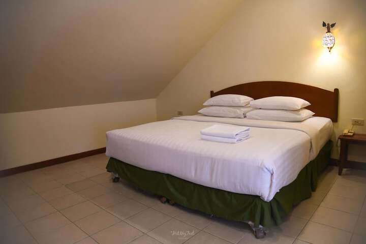 Room 6 of 59
