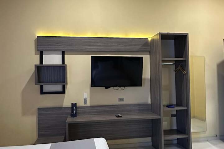 Room 22 of 37