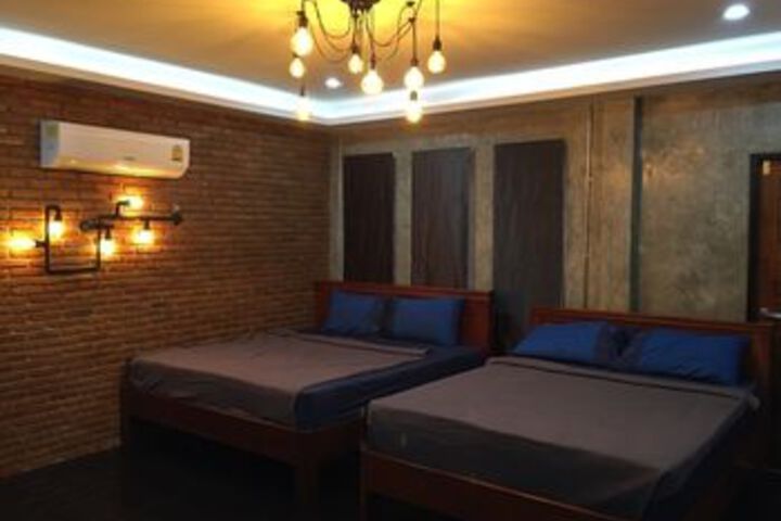 Room 6 of 60