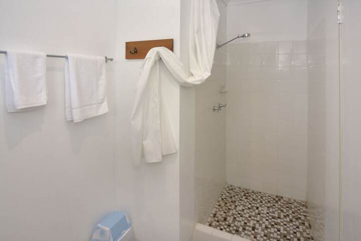 Room 3 of 60