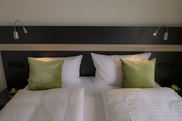 Room 7 of 73