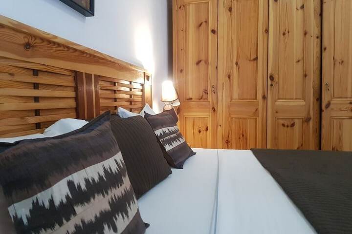 Room 3 of 16
