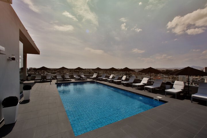 Pool Hotel