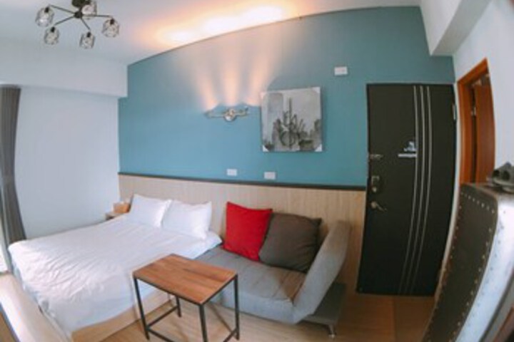 Room 33 of 45