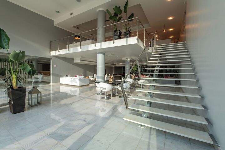 Guest Lobby