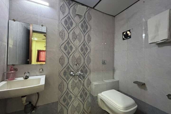 Room 52 of 61