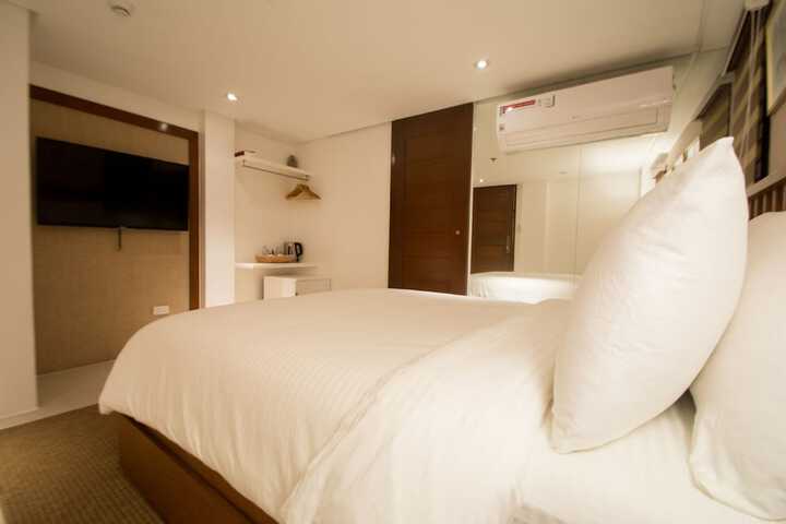Room 14 of 49