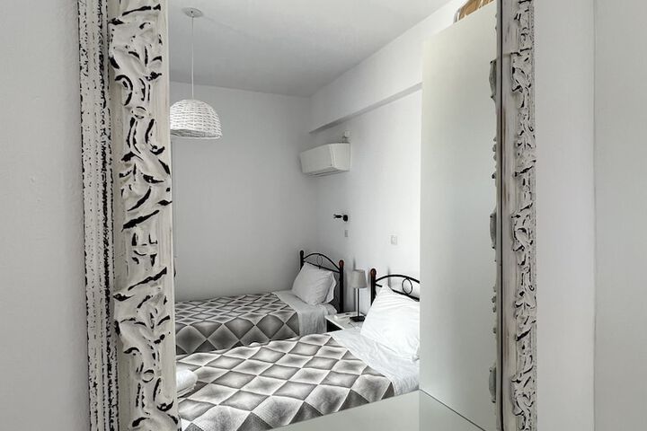 Room 26 of 165