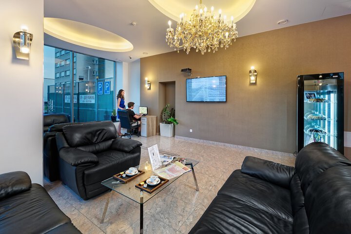 Entrance & Lobby