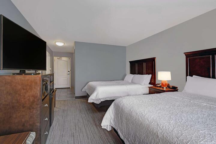 2 Queen Beds (9 of 20)