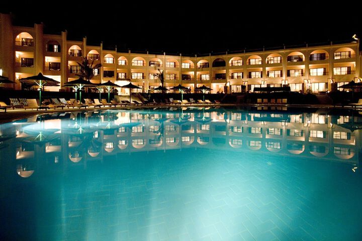Pool 45 of 120