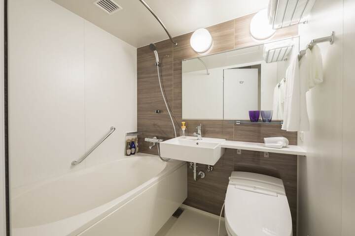 Room 18 of 27