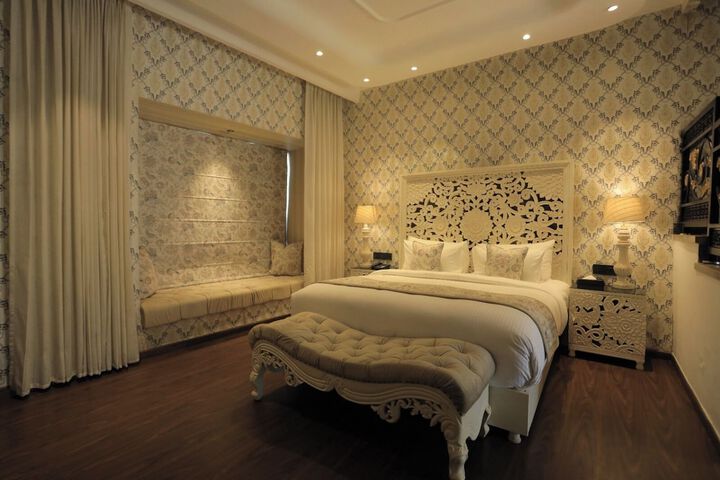Room 8 of 26