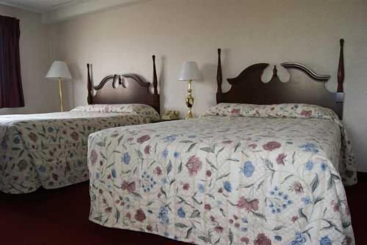 Room 8 of 32