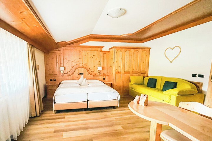 Room 22 of 142