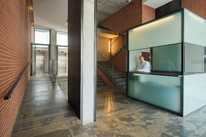 Entrance & Lobby
